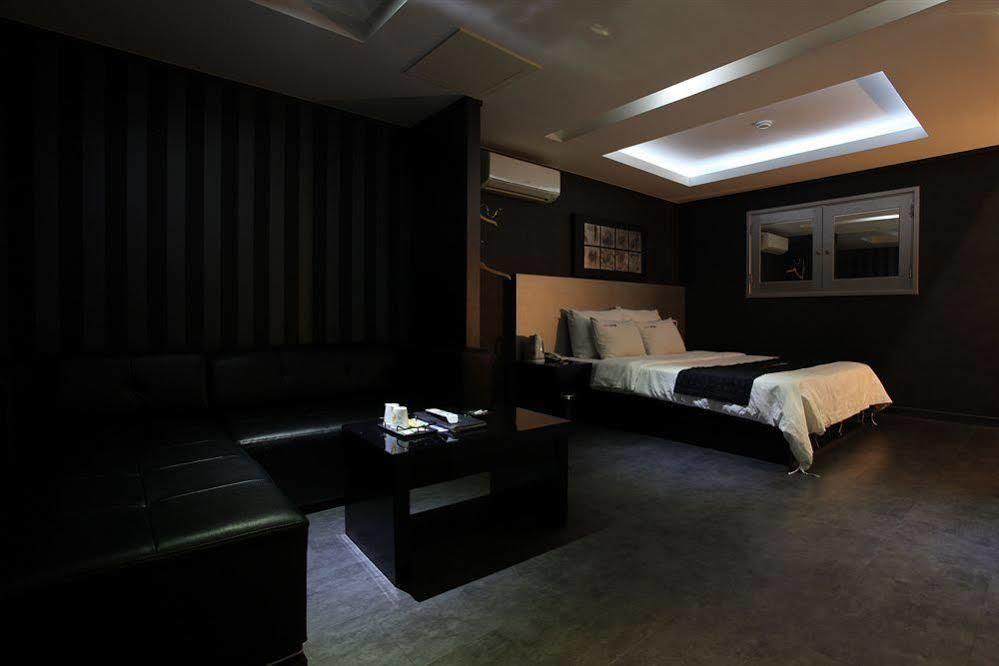 Hotel Tomgi Сеул Екстериор снимка